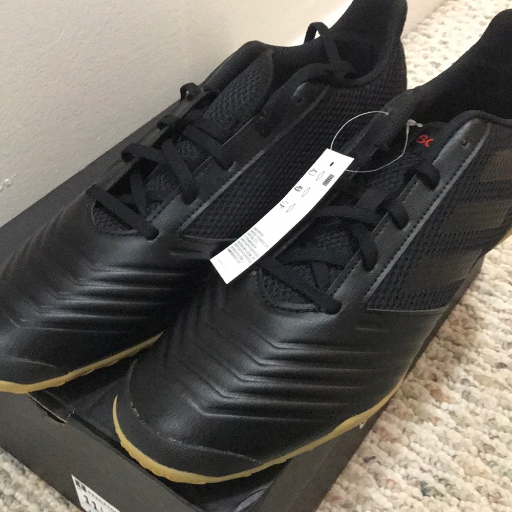 Adidas soccer shoes: Predator